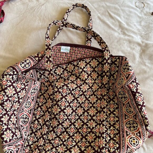 Vera Bradley Duffle Traveler Bag Brand New - Picture 2 of 5